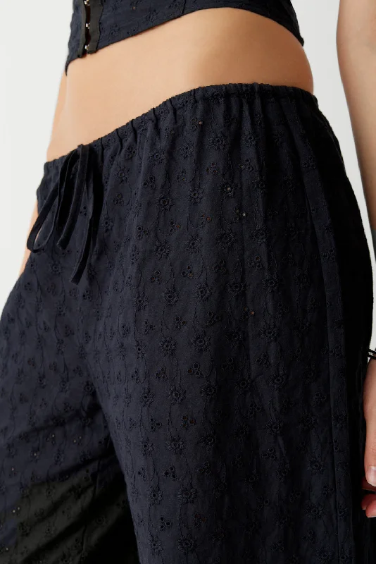 daisy-eyelet-low-rise-pant-black