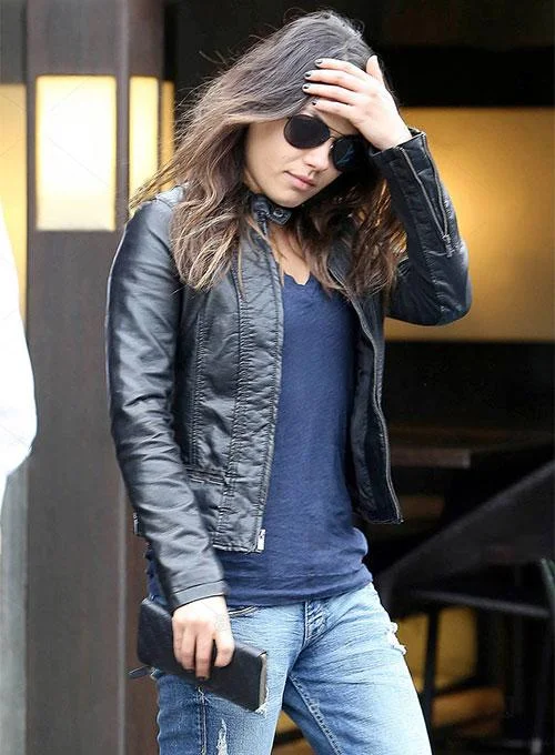 MILA KUNIS STYLISH LEATHER JACKET