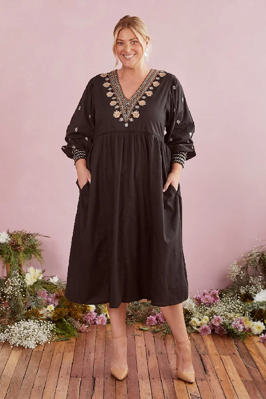 Sadie Embroidered Dress in Sanctuary