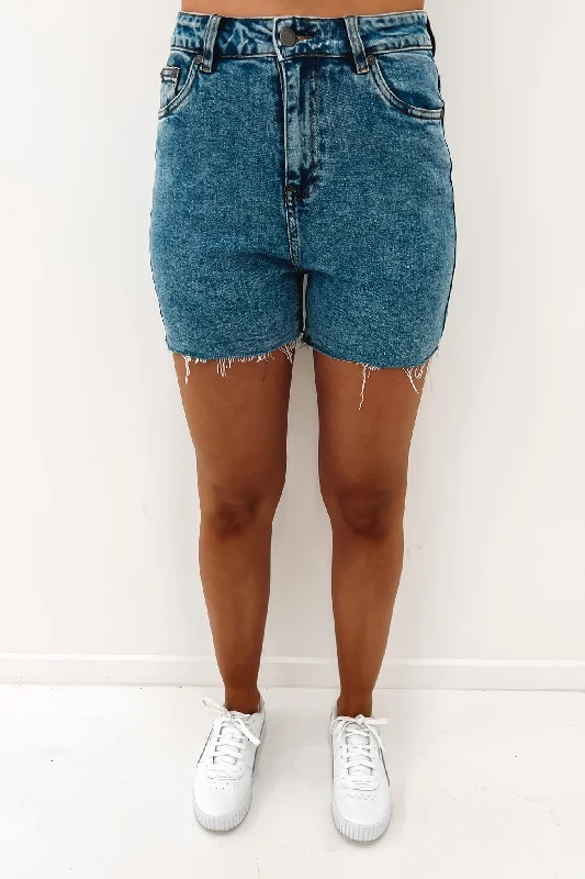 bobby-cut-off-short-light-blue-denim-light