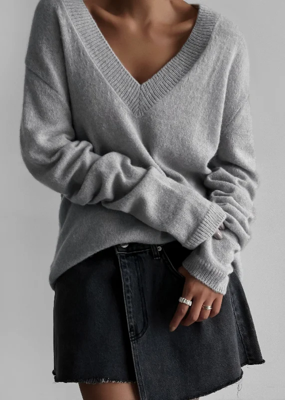 brayden-v-neck-sweater-light-grey