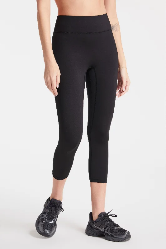 Center Stage Capri Legging - Black