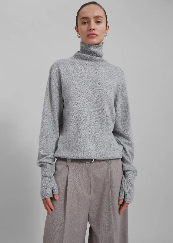 delia-wool-turtleneck-grey