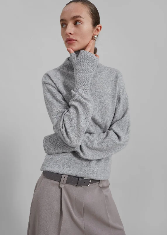 delia-wool-turtleneck-grey