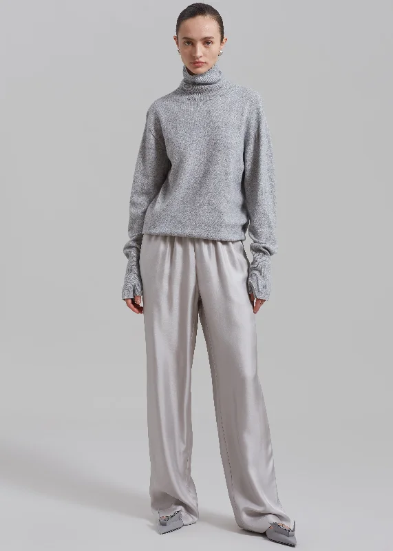 delia-wool-turtleneck-grey