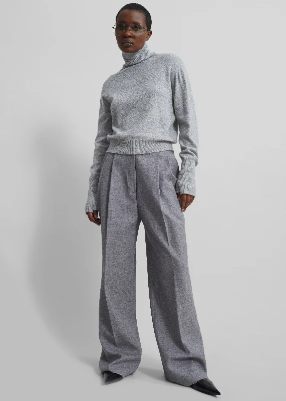 delia-wool-turtleneck-grey