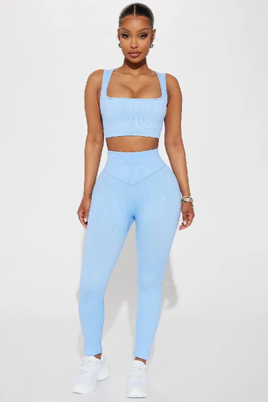 Effortless Juno Capri Ribbed Seamless Legging - Light Blue