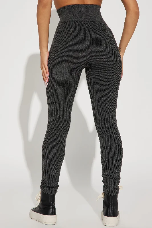 francine-seamless-ribbed-legging-charcoal