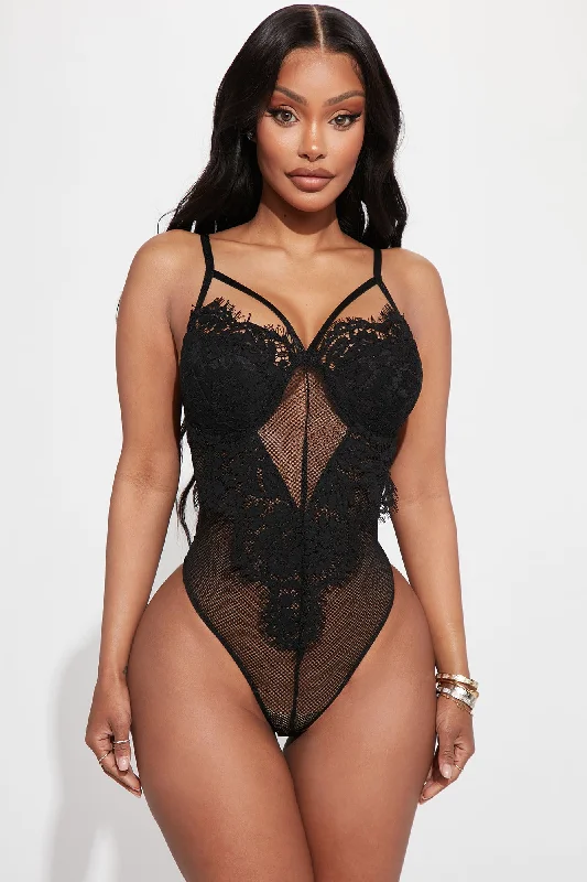 wanderlust-lace-bodysuit-black